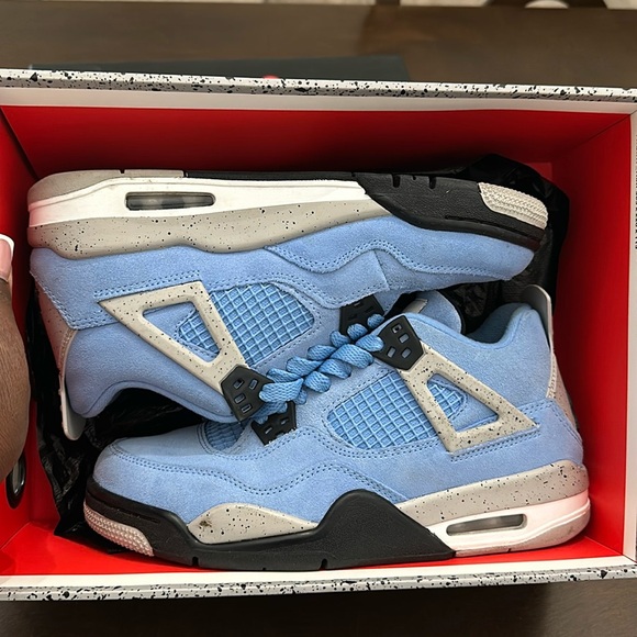 Air Jordan 4 Retro (GS) UNC Blue's - Picture 1 of 4